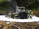 Traktor brennt vollst&auml;ndig aus