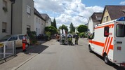 Rettungsdienst mit Drehleiter unterst&uuml;tzt