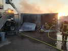 Brand einer Doppelgarage mit Ger&auml;teschuppen