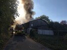 Dachstuhl in Flammen, Hunde von Feuerwehr gerettet