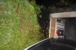 Pkw-Brand droht auf Geb&auml;ude &uuml;berzugreifen