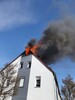 Dachstockbrand in Dreifamilienwohnhaus