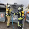 Containerbrand auf dem Recyclinghof